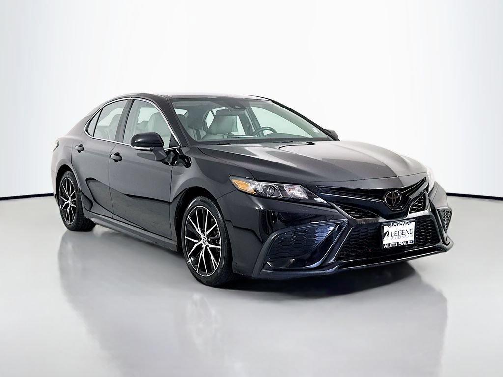 Used 2023 Toyota Camry SE AWD/4WD image 4