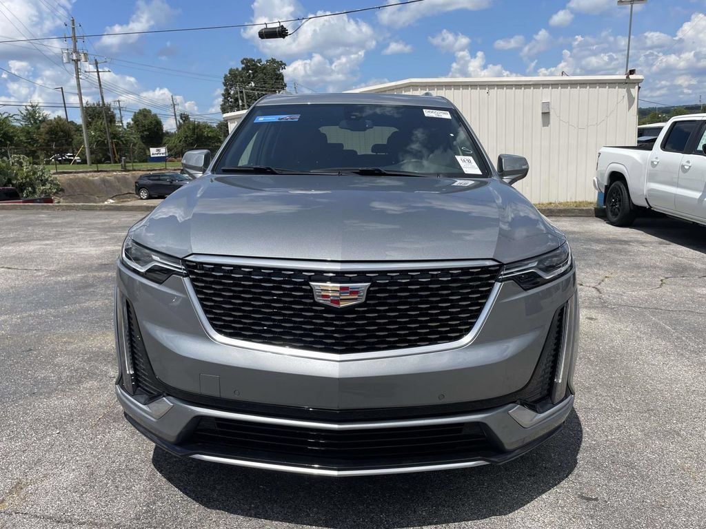 Used 2024 Cadillac XT6 Luxury FWD image 2