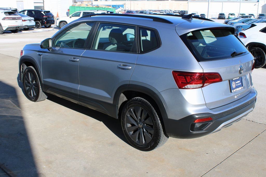 Certified 2024 Volkswagen Taos S image 4