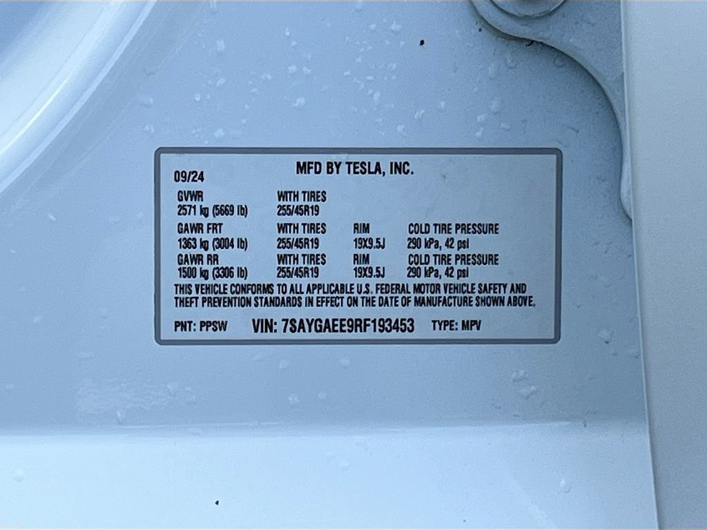 Used 2024 Tesla Model Y Long Range AWD/4WD image 18