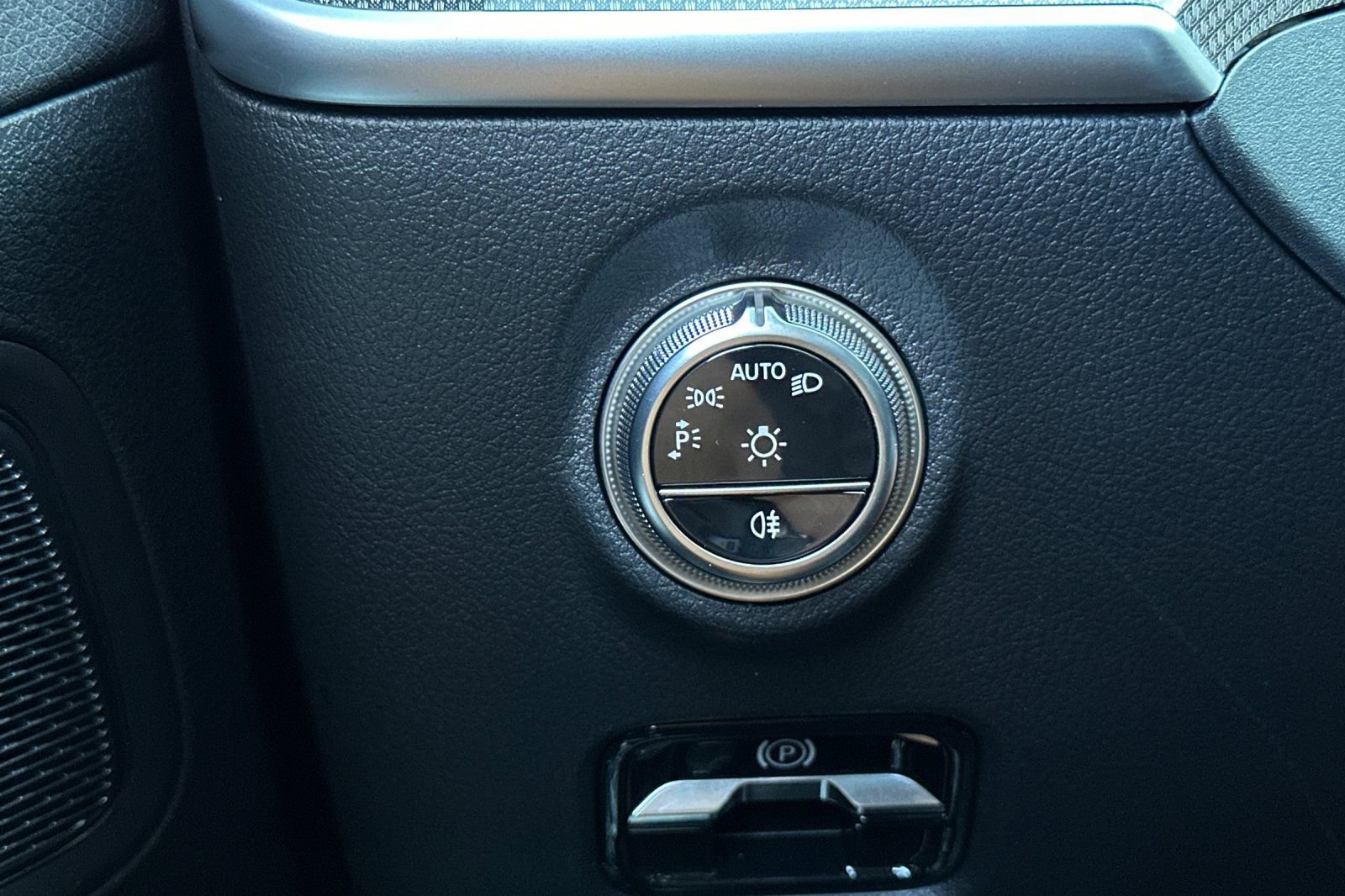 New 2025 Mercedes-Benz C 300 4MATIC Sedan image 26