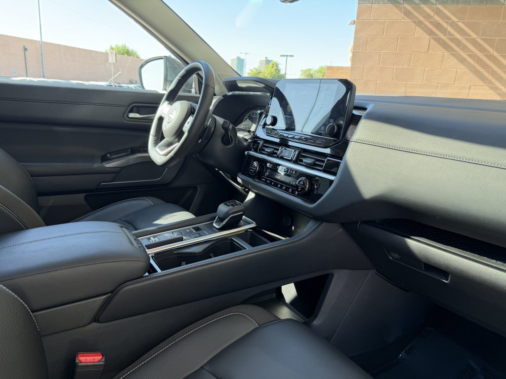 Used 2025 Nissan Pathfinder SL w/ SL Premium Package FWD image 42