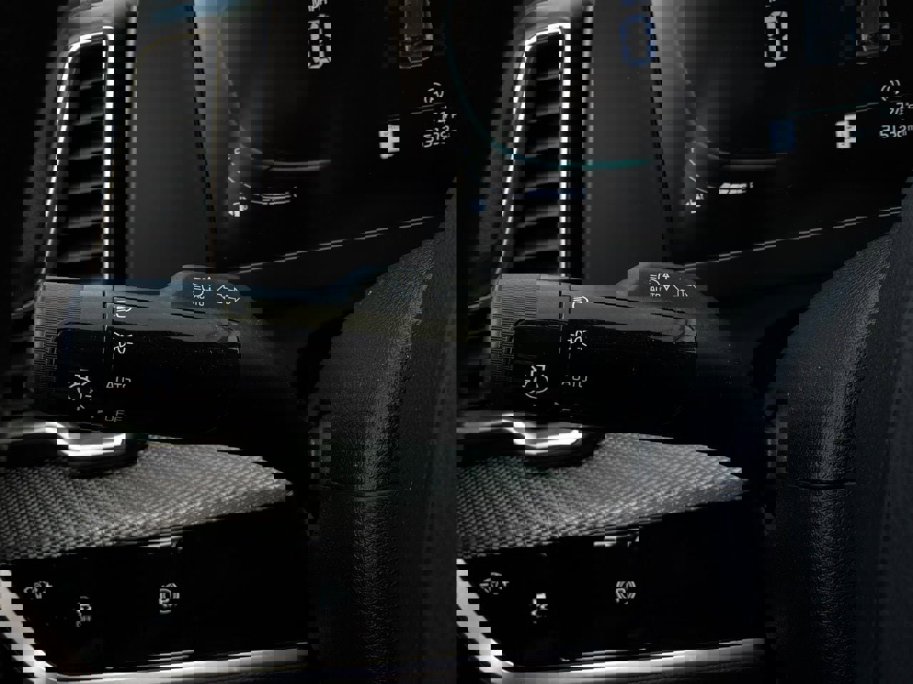 Used 2025 Kia Sportage LX AWD/4WD image 34