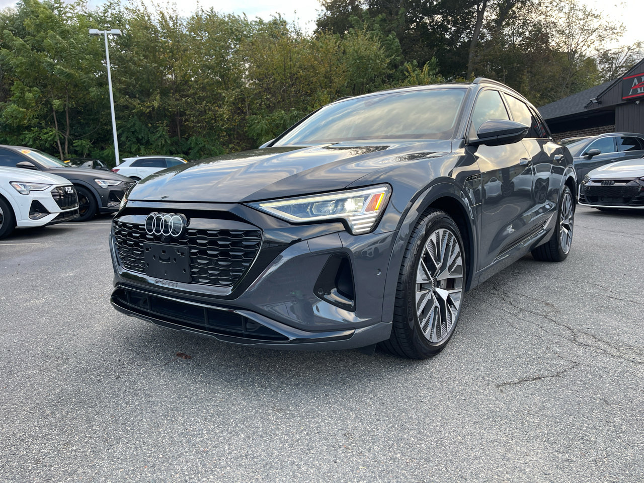 Used 2024 Audi Q8 e-tron Premium Plus w/ Premium Plus Package image 77