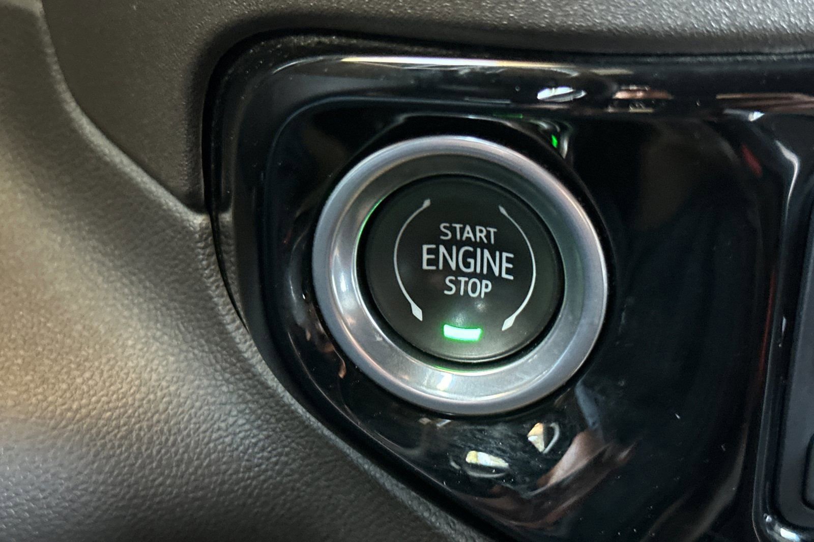 Used 2024 Chevrolet Silverado 1500 LTZ AWD/4WD image 22