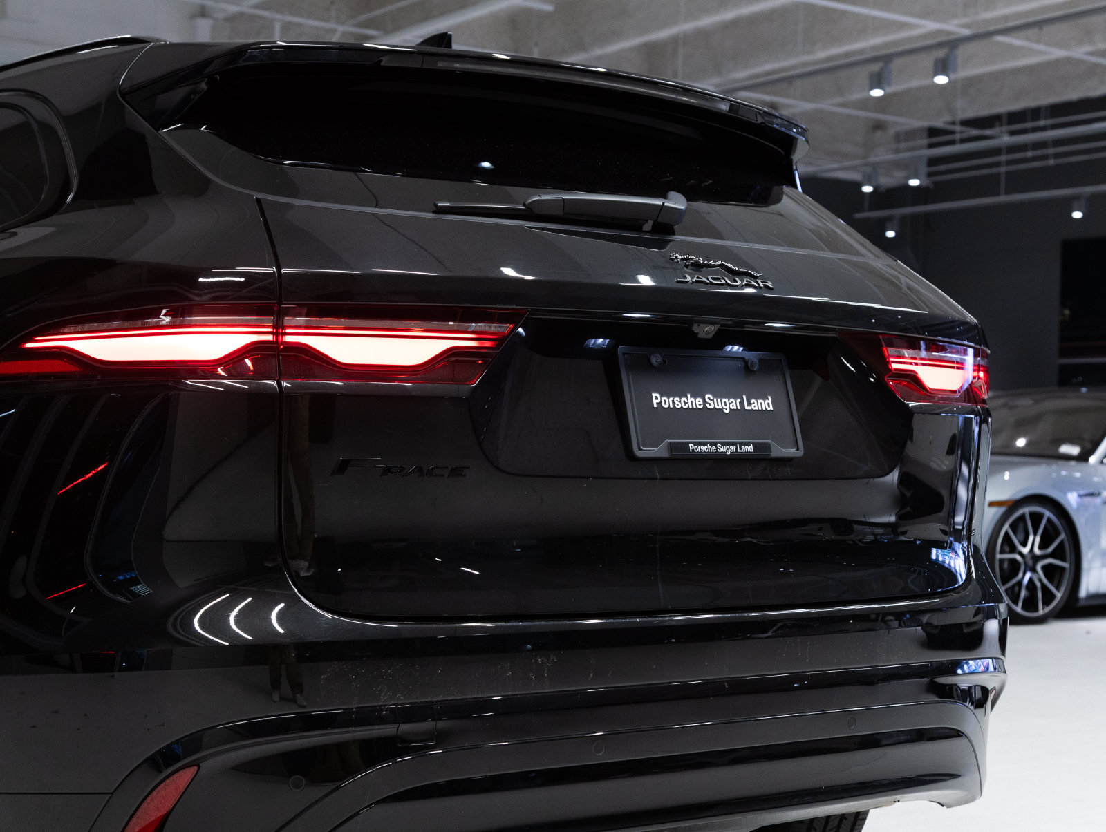 Used 2023 Jaguar F-PACE S AWD/4WD image 29