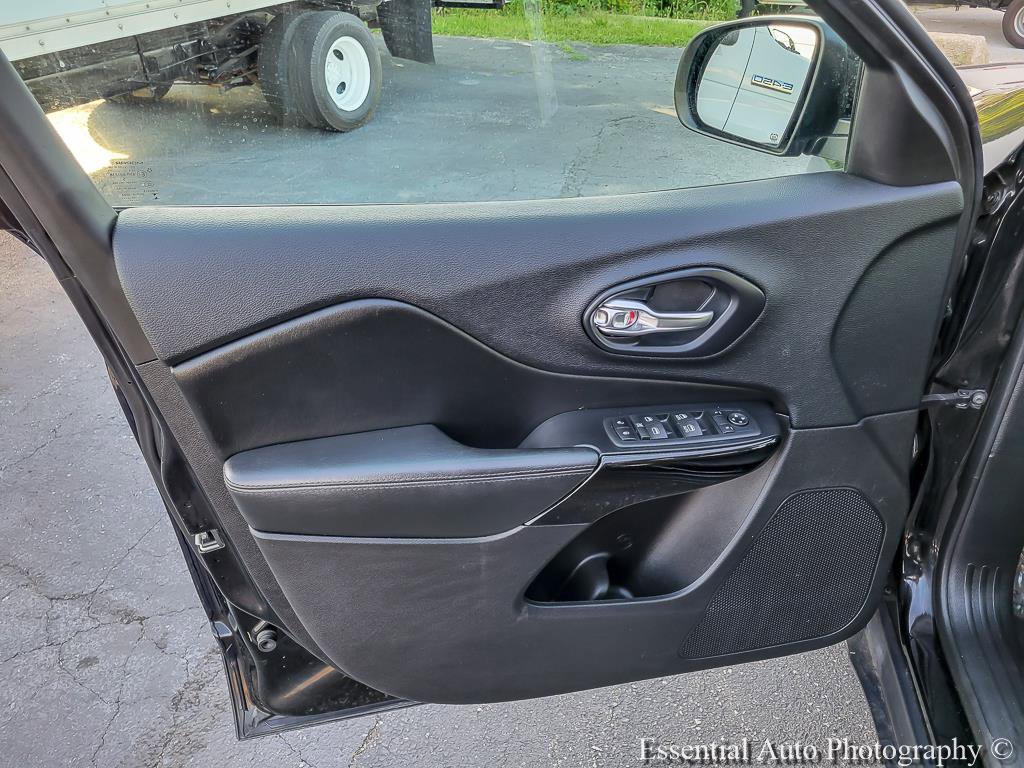 Used 2020 Jeep Cherokee Latitude Plus FWD image 24