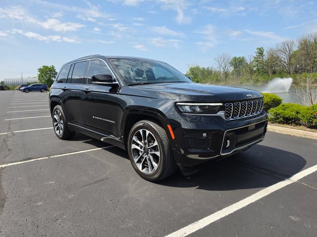 Used 2023 Jeep Grand Cherokee Overland AWD/4WD image 16
