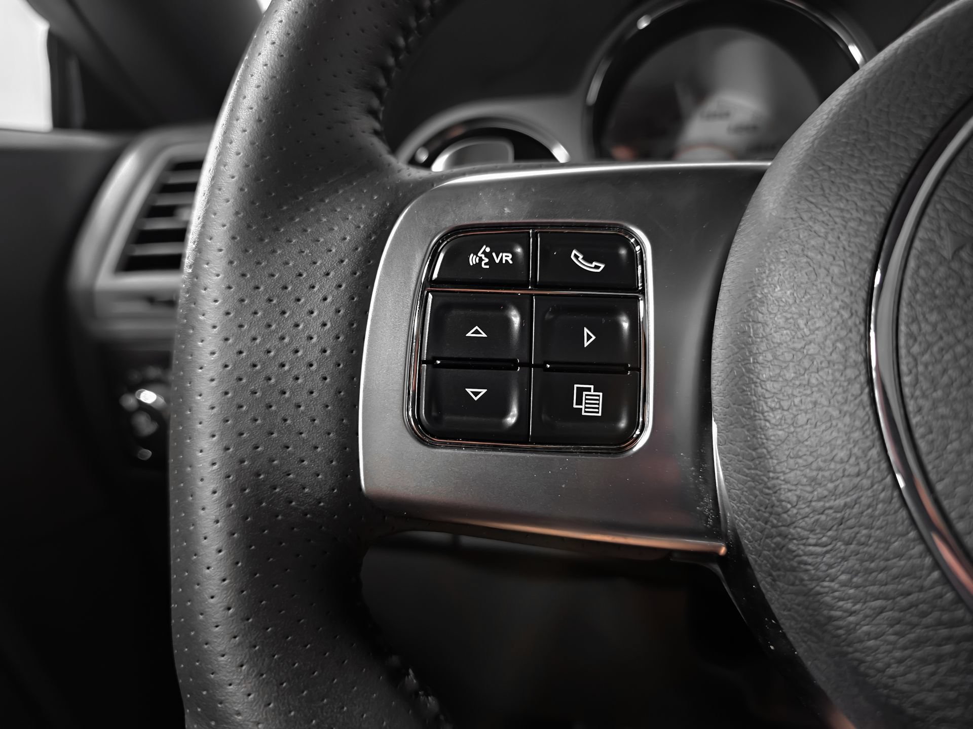 Used 2012 Dodge Challenger SRT8 w/ Premium Sound Group RWD image 30