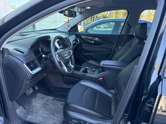 Used 2024 GMC Terrain SLT w/ Tech Package image 9