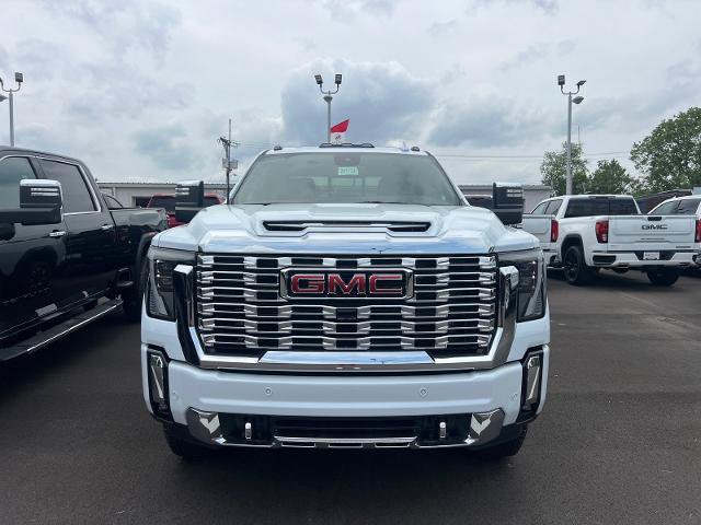 New 2026 GMC Sierra 3500 Denali AWD/4WD image 2