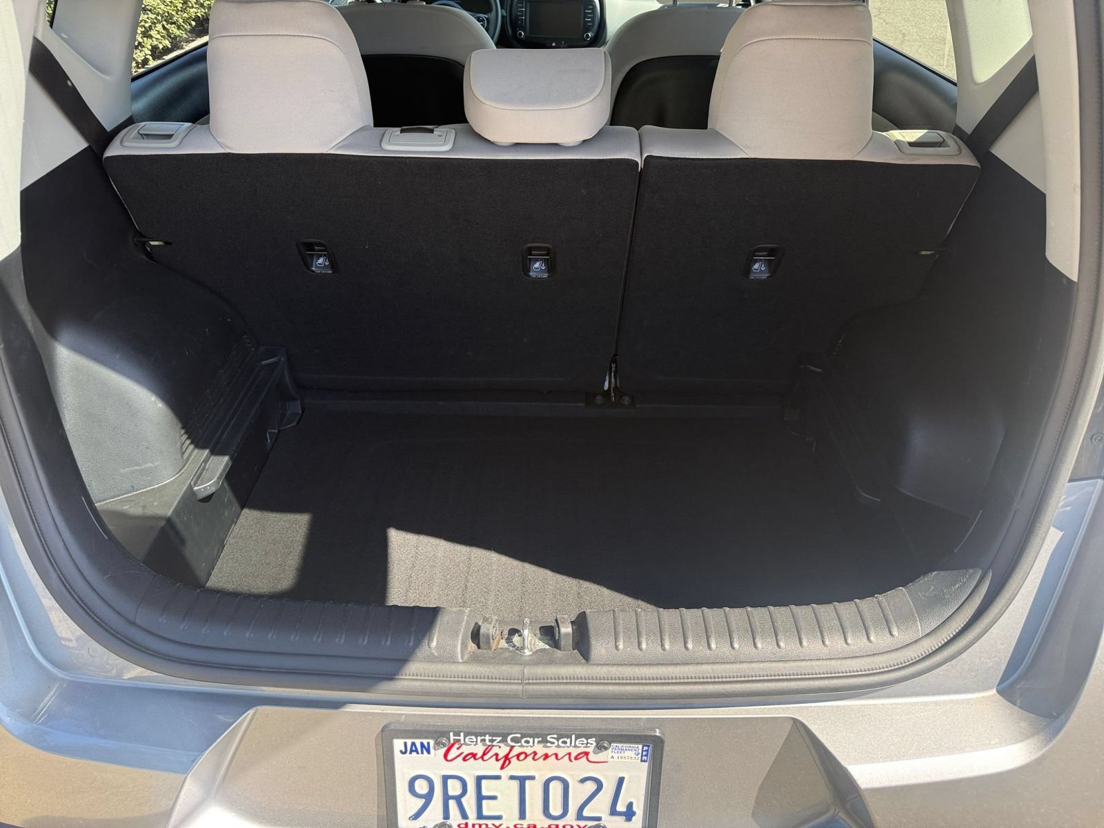 Used 2025 Kia Soul LX w/ LX Technology Package FWD image 27