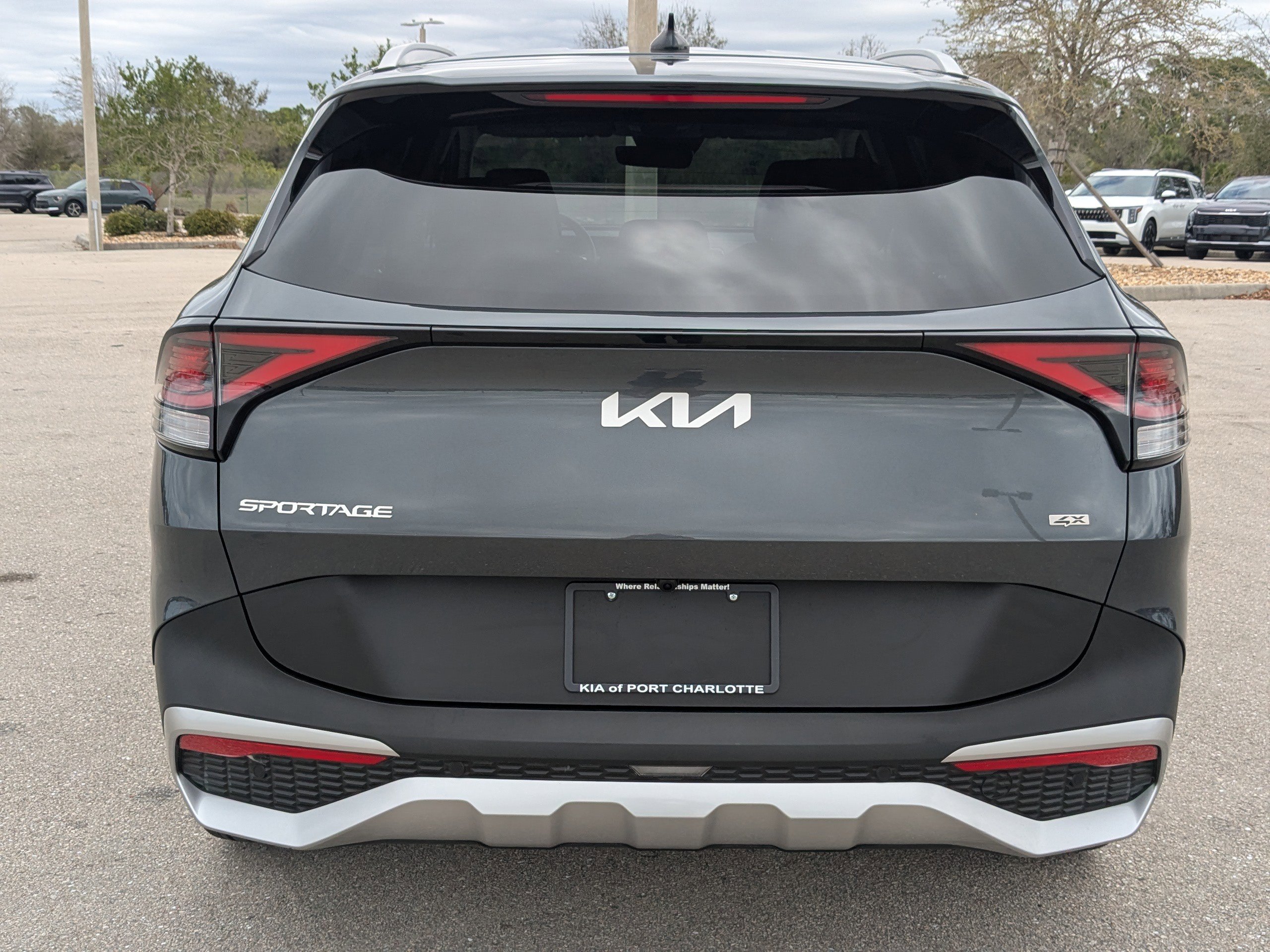 Used 2024 Kia Sportage EX image 6