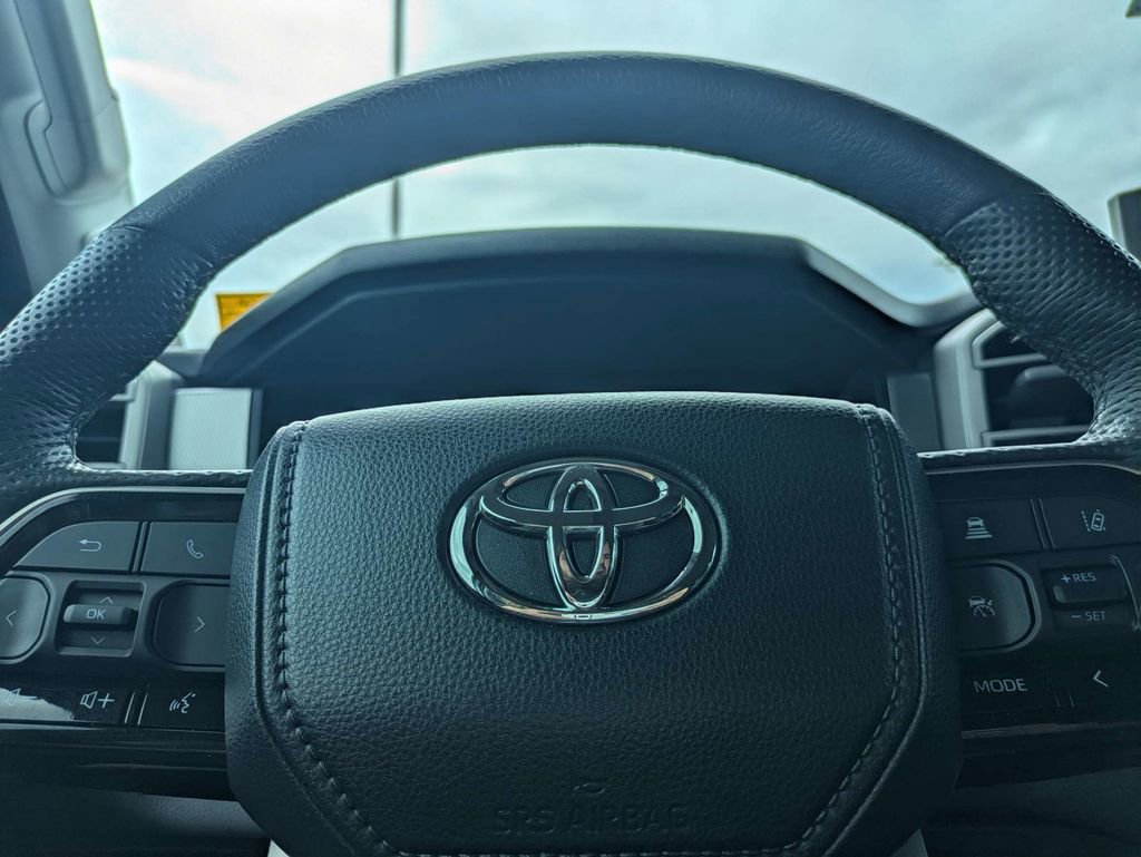 Used 2024 Toyota Tundra Limited AWD/4WD image 32