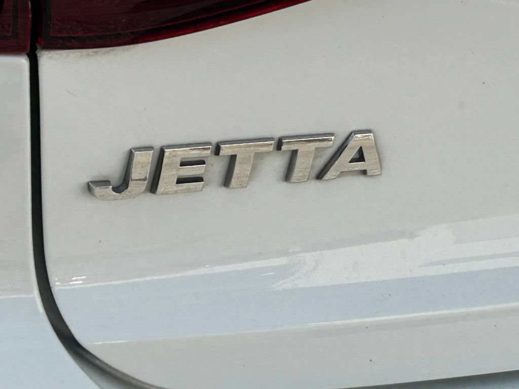 Used 2016 Volkswagen Jetta Sport FWD image 19