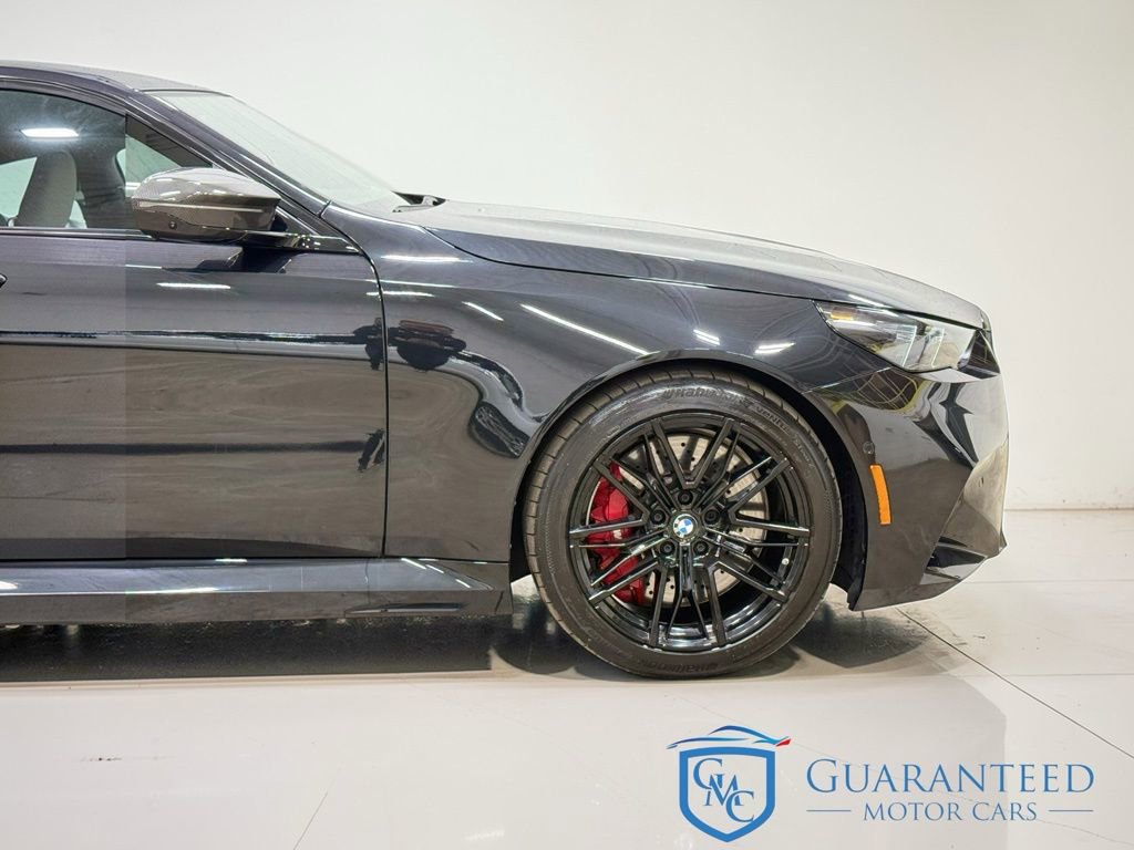 Used 2025 BMW M5 w/ Carbon Package image 18