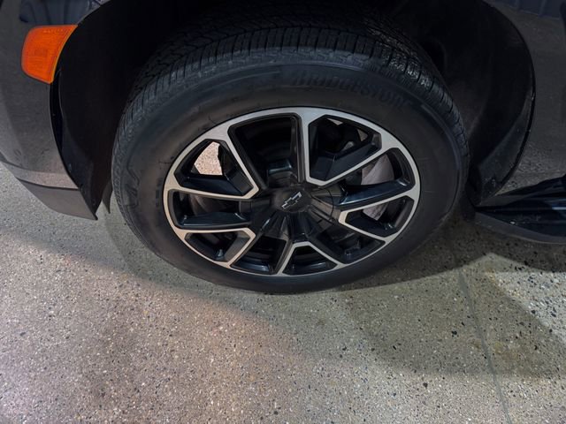 Used 2024 Chevrolet Suburban RST w/ Luxury Package image 33