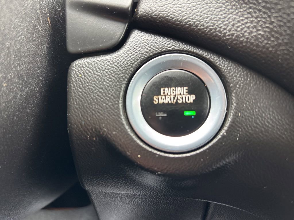 Used 2018 Chevrolet Equinox LT image 39