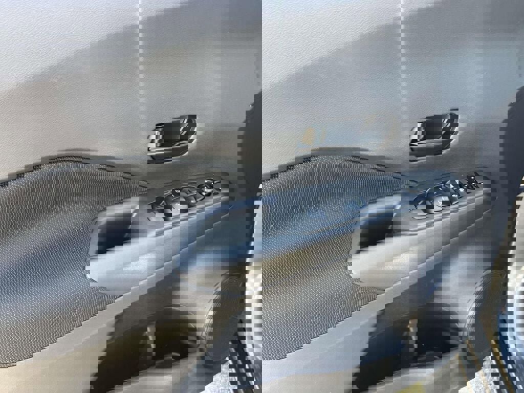 Used 2025 Nissan Kicks Play S FWD image 26