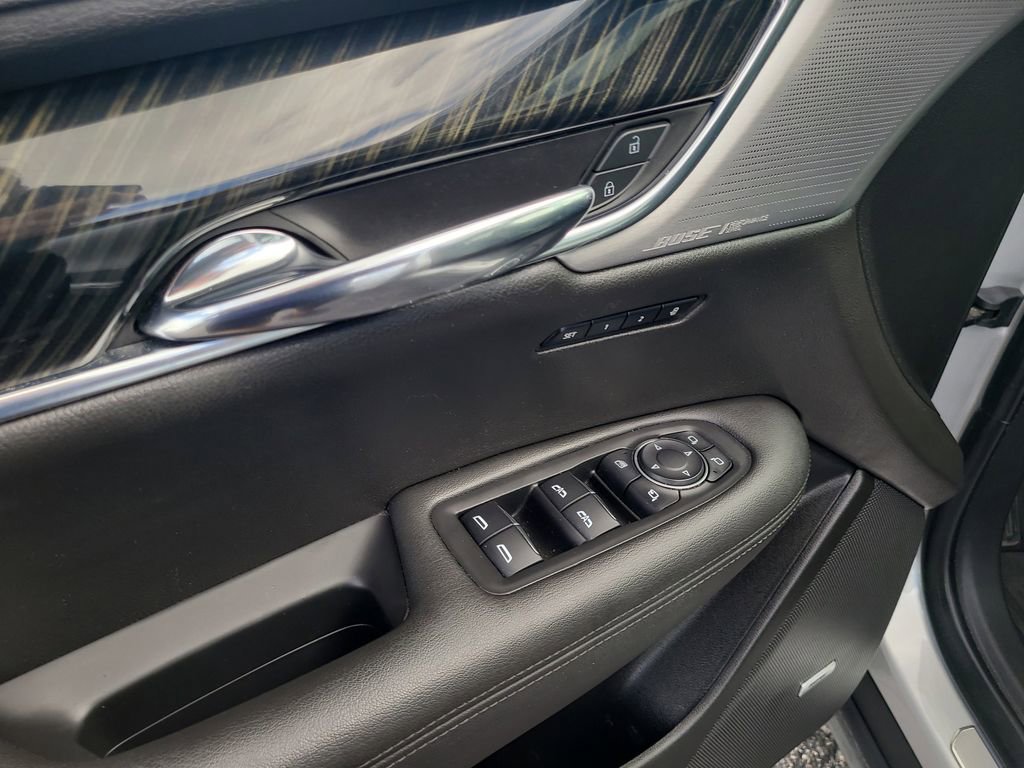 Used 2020 Cadillac XT6 Premium Luxury FWD image 17