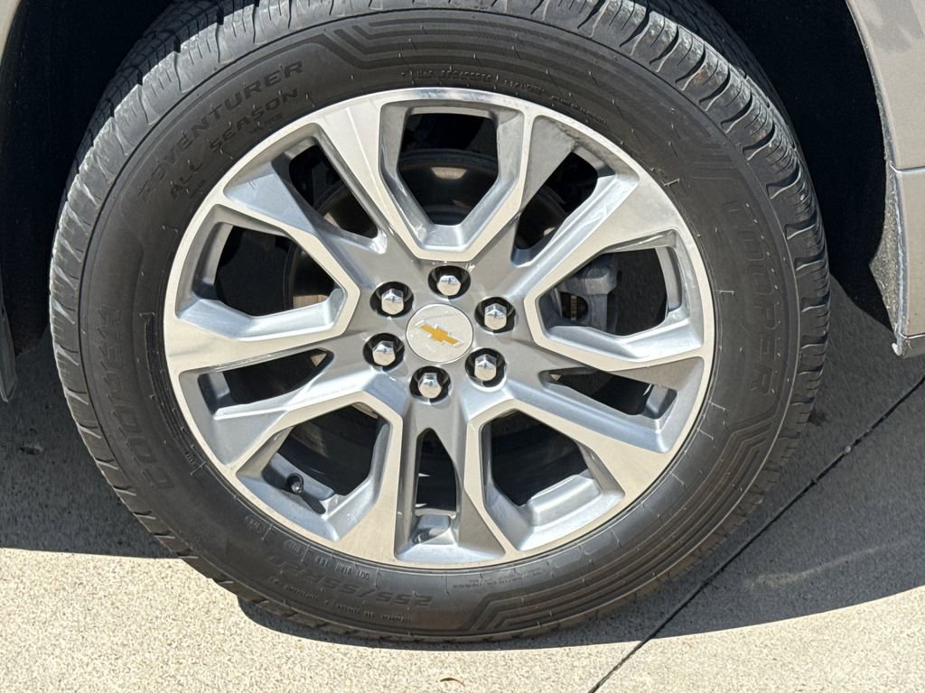 Used 2018 Chevrolet Traverse Premier w/ Driver Confidence II Package FWD image 9