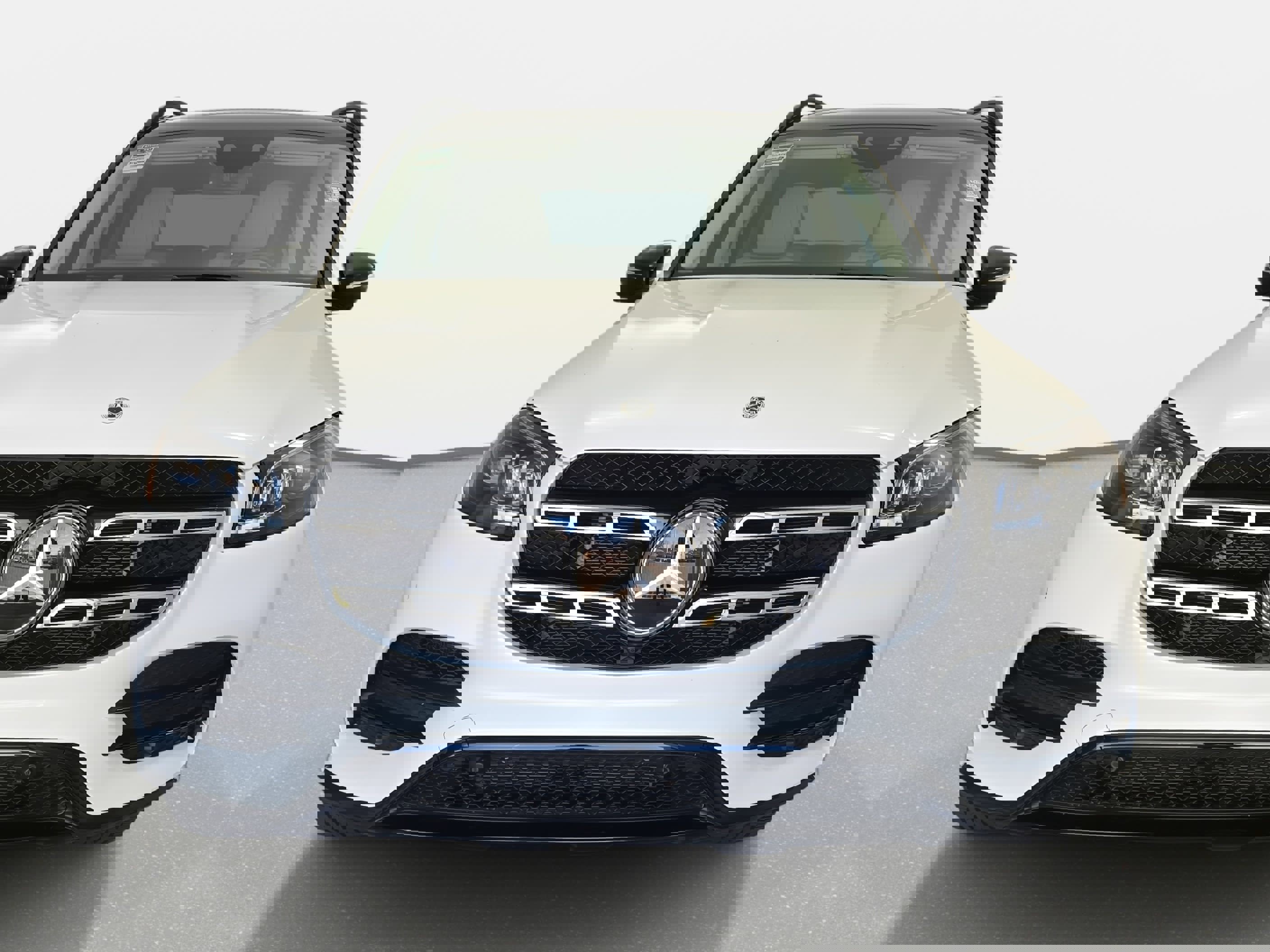 Used 2023 Mercedes-Benz GLS 580 4MATIC image 2