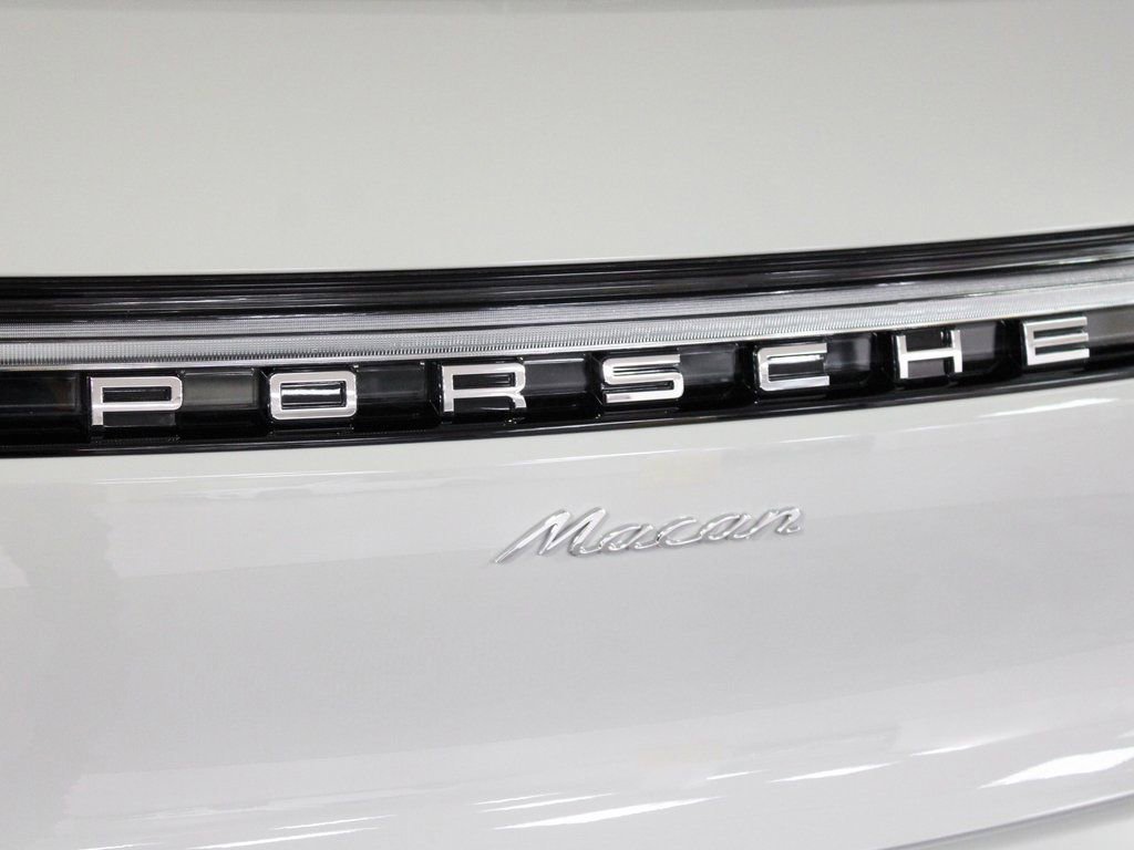 Certified 2026 Porsche Macan image 13