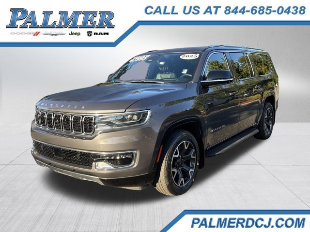 Used 2023 Jeep Wagoneer L Series III w/ Convenience Group I RWD image 1