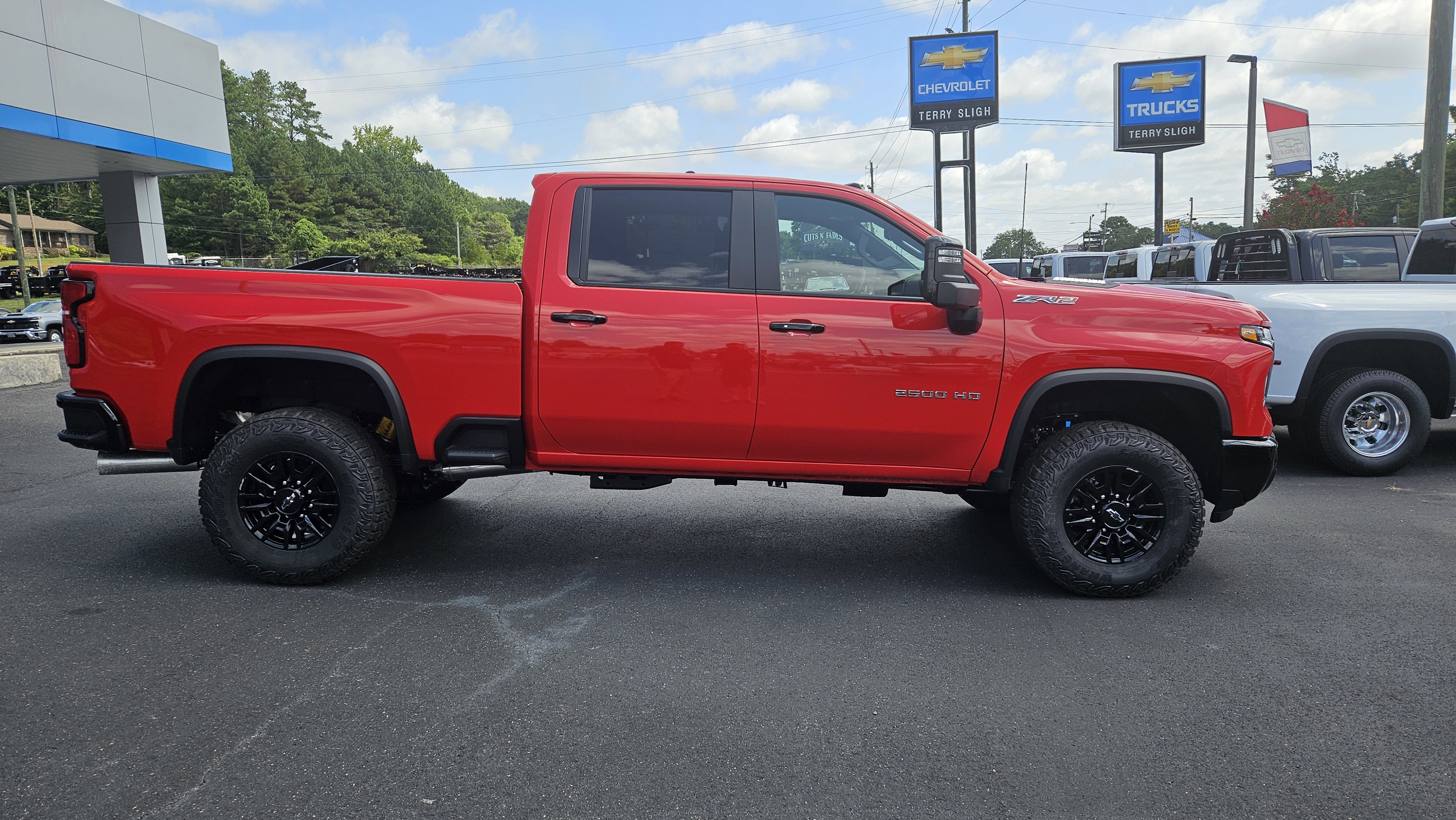 New 2025 Chevrolet Silverado 2500 ZR2 w/ Technology Package image 5