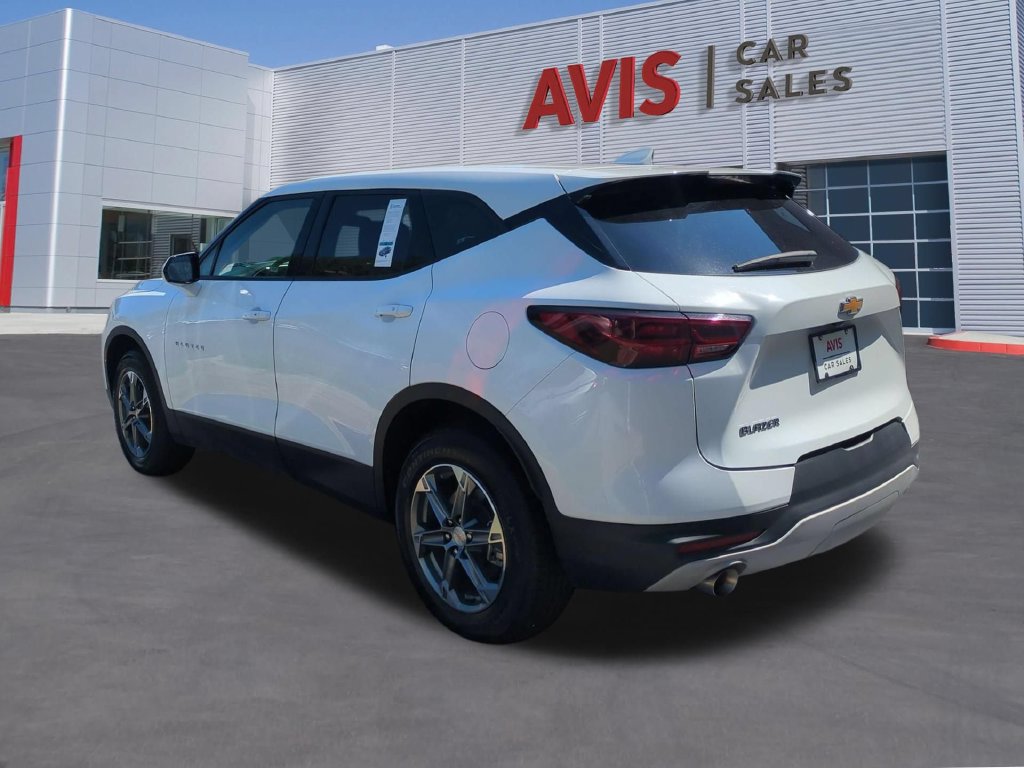 Used 2025 Chevrolet Blazer LT FWD image 9
