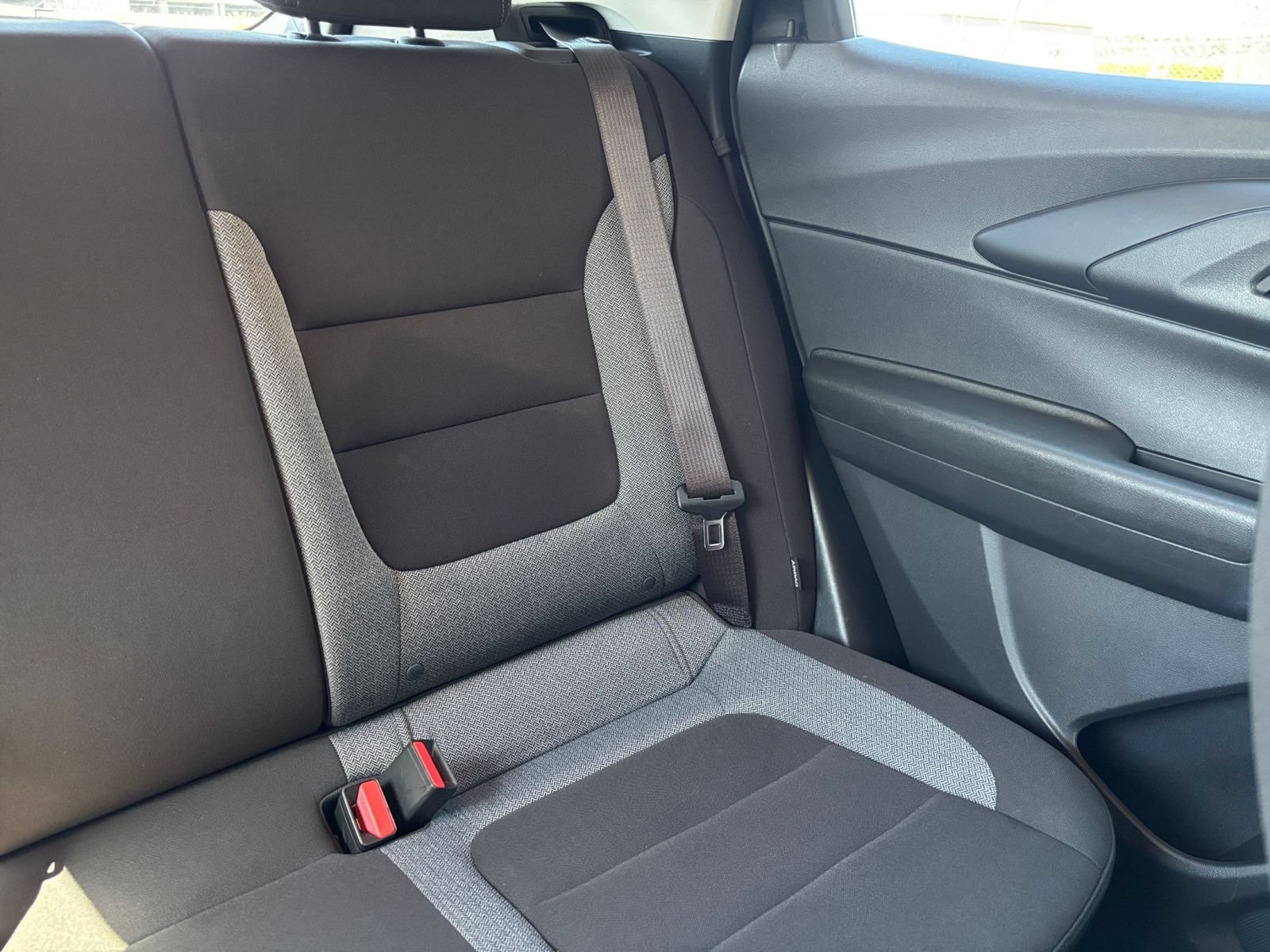 Used 2025 Chevrolet TrailBlazer LT FWD image 35