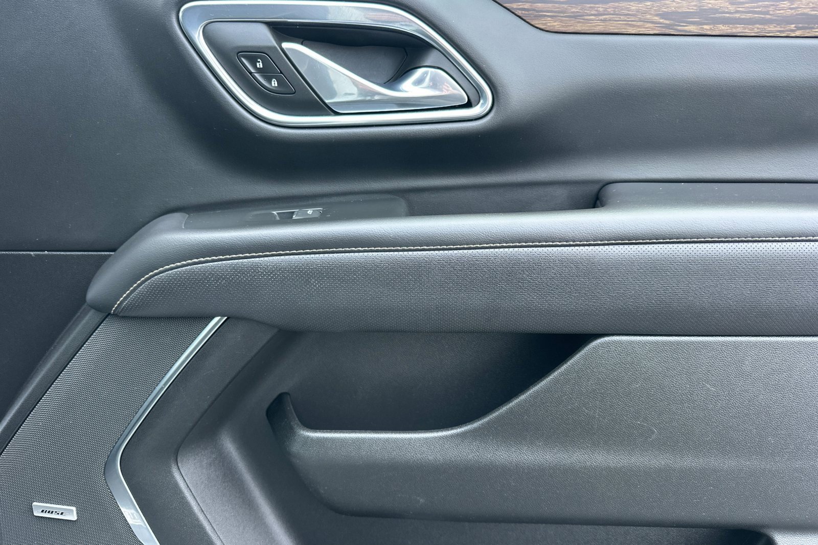 Used 2022 Chevrolet Suburban Premier image 22