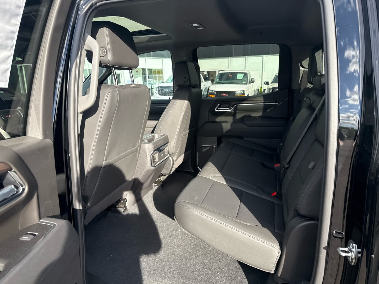 New 2026 GMC Sierra 1500 SLT w/ SLT Premium Plus Package AWD/4WD image 21