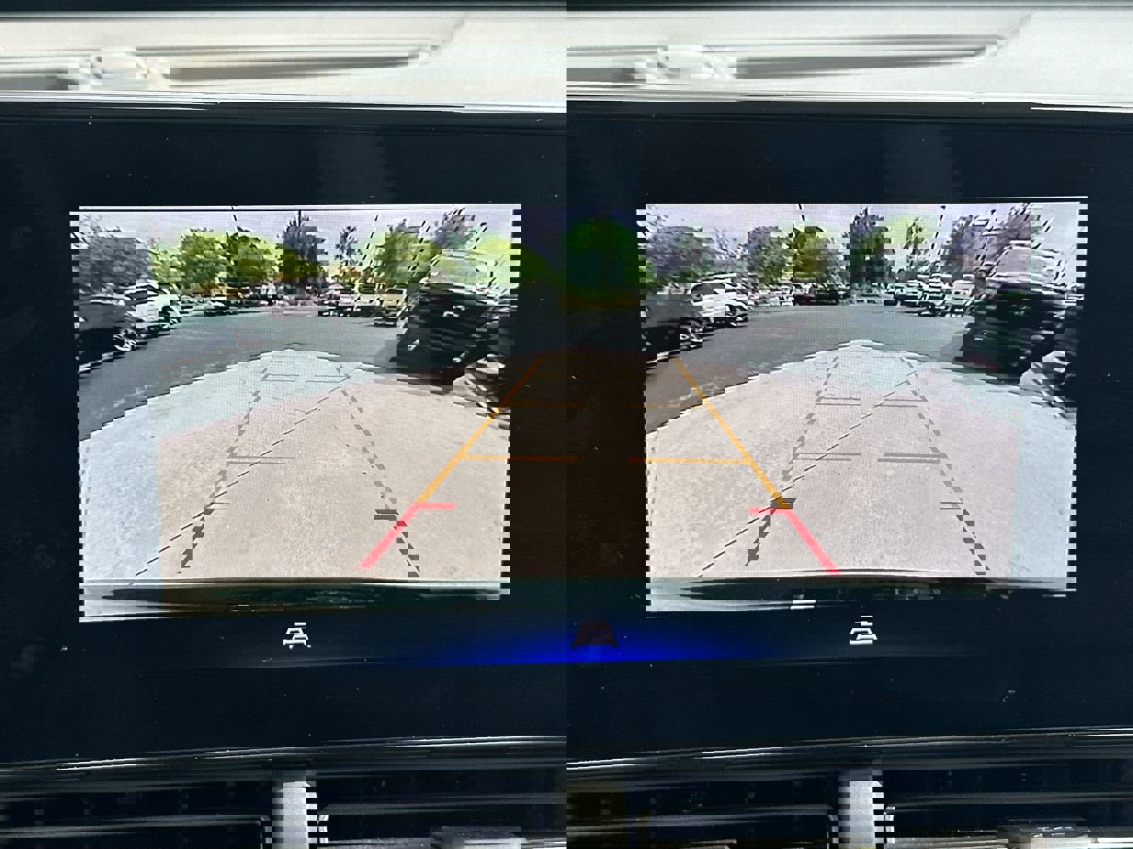 Used 2025 Chevrolet Trax LT w/ LT Convenience Package image 27