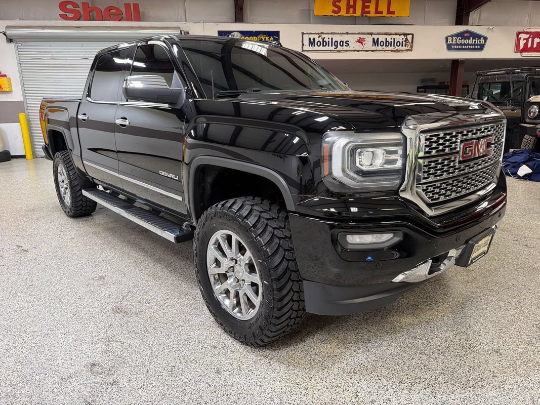 Used 2016 GMC Sierra 1500 Denali w/ Enhanced Driver Alert Package AWD/4WD image 11
