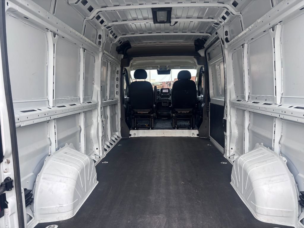 Used 2025 RAM ProMaster 2500 w/ Convenience Group image 7