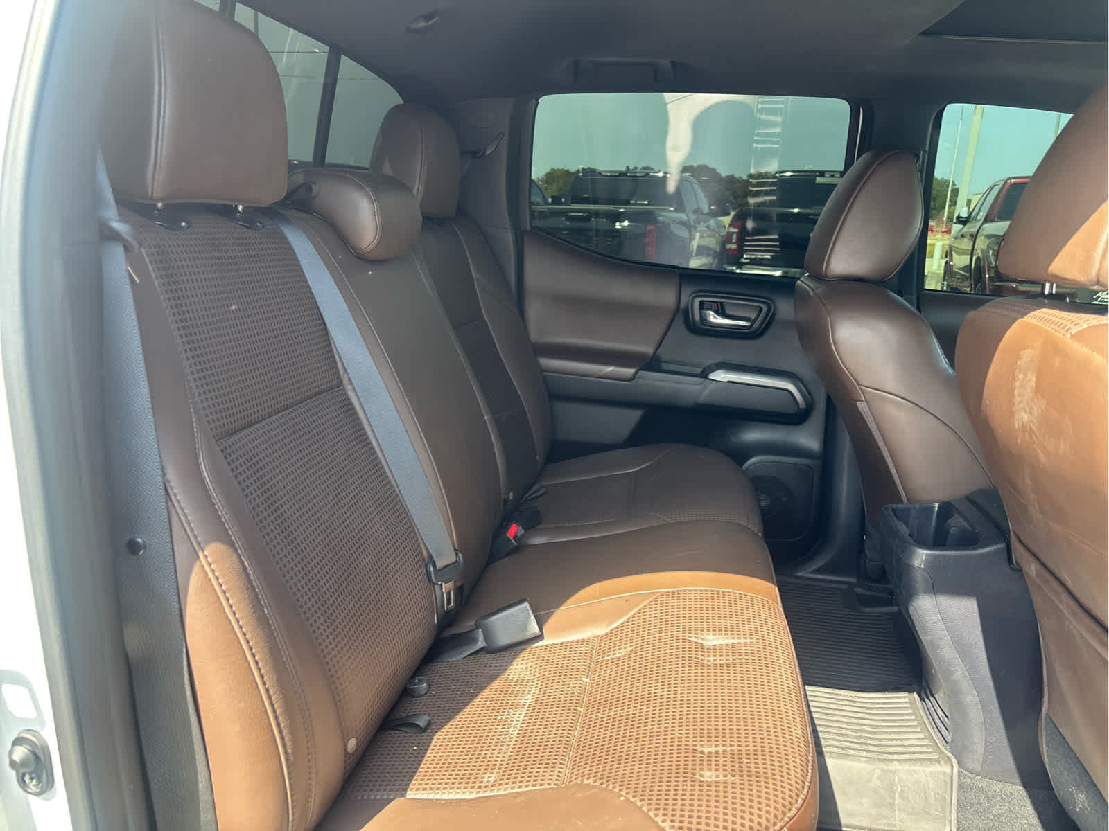 Used 2017 Toyota Tacoma Limited w/ Tow Package AWD/4WD image 5