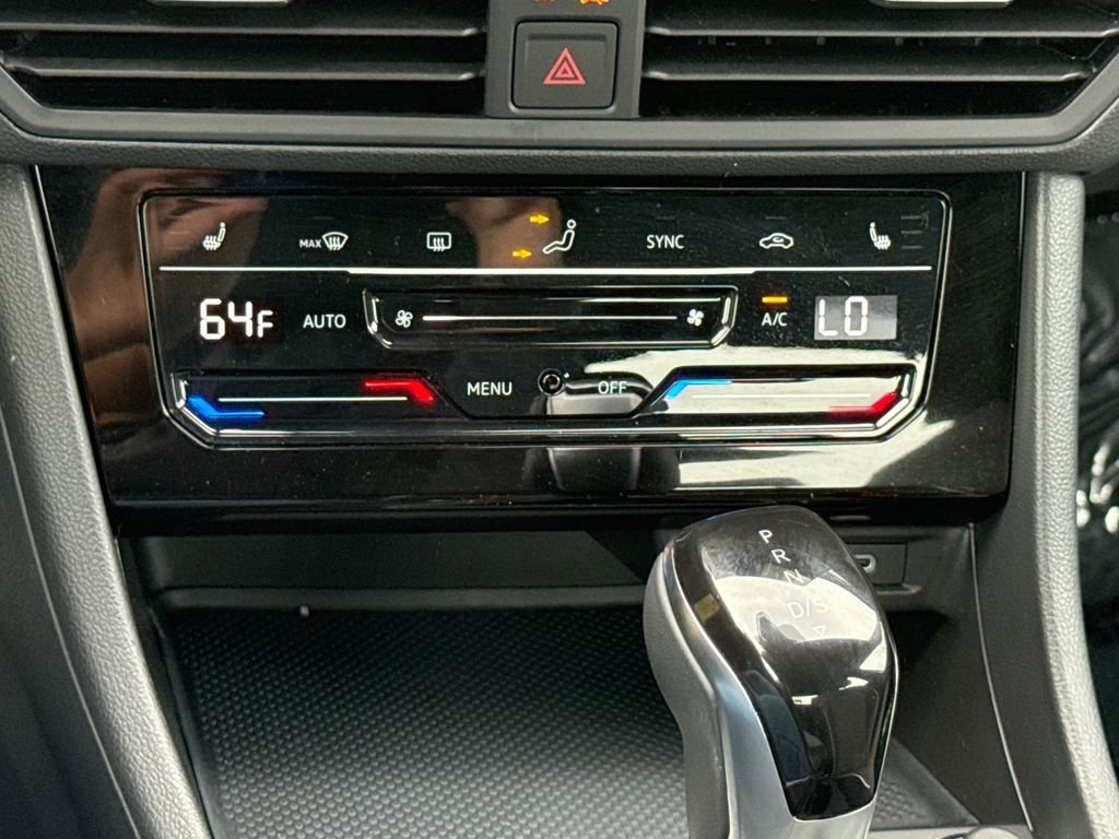 Used 2025 Volkswagen Jetta Sport image 16