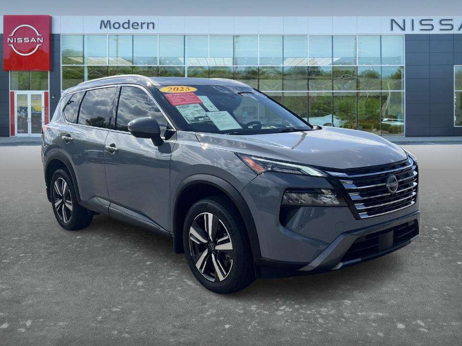 Certified 2025 Nissan Rogue SL w/ Tech Package FWD image 3