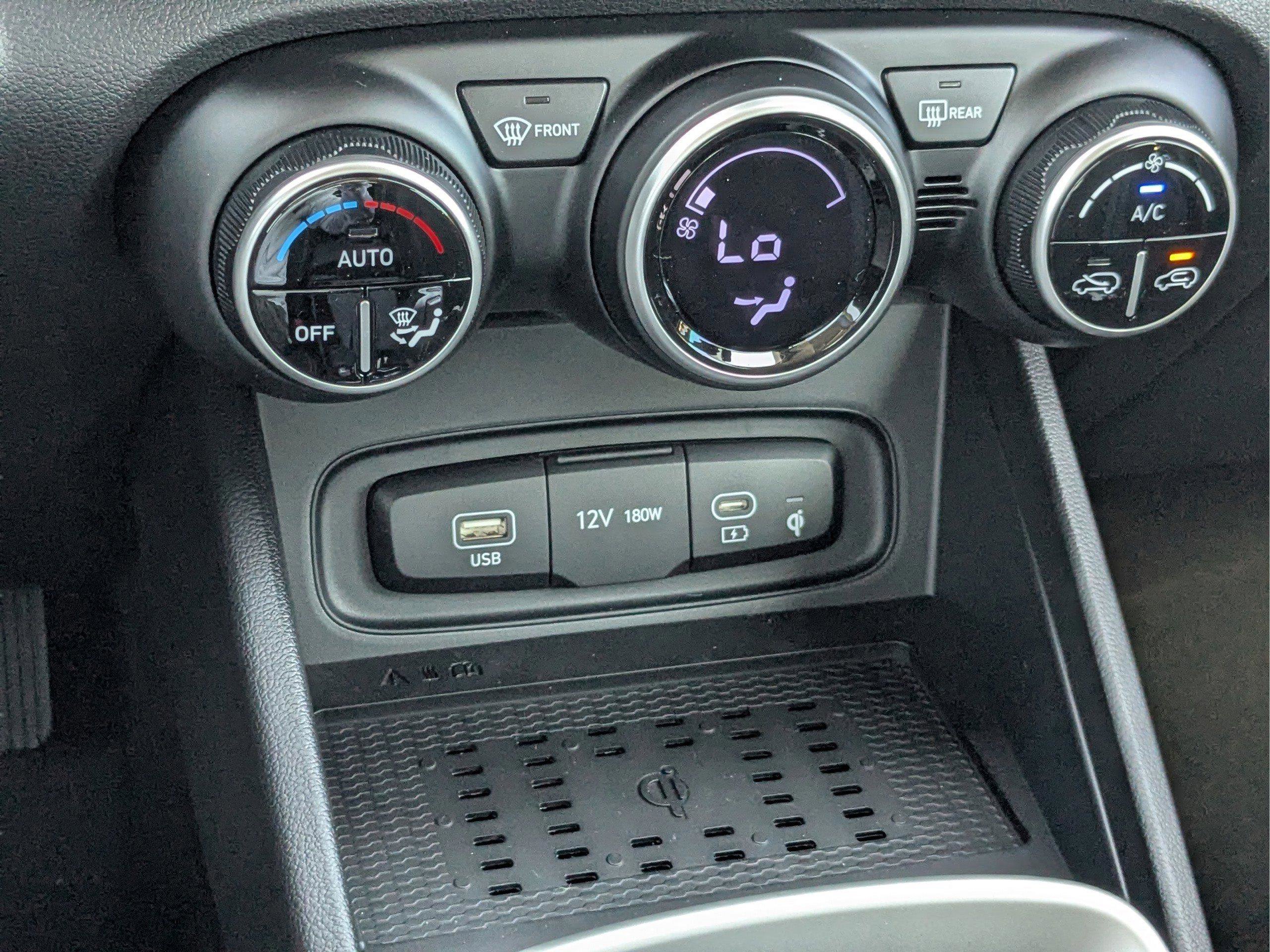 New 2026 Hyundai Venue SEL image 23