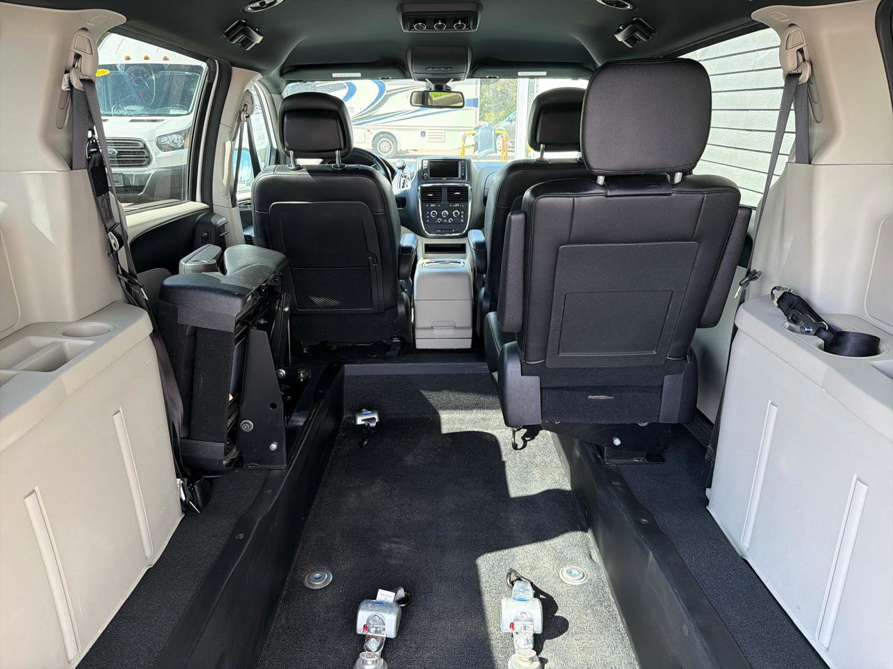 Used 2019 Dodge Grand Caravan SXT FWD image 15