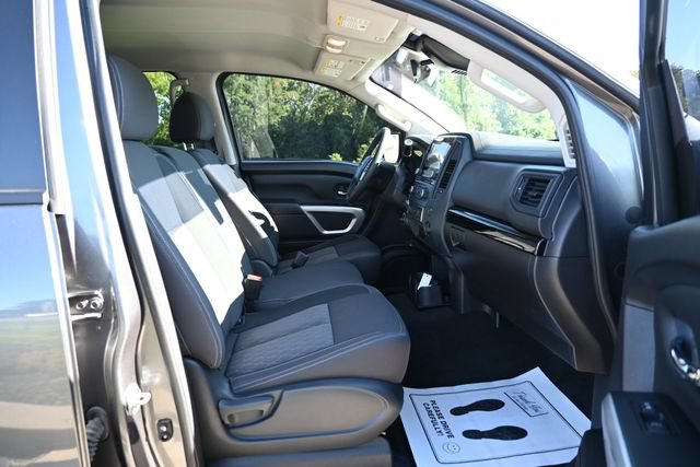 Used 2024 Nissan Titan SV AWD/4WD image 19