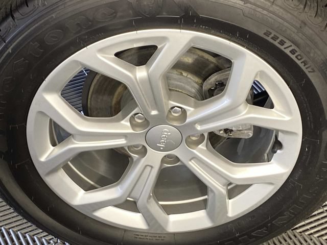 Used 2024 Jeep Compass Latitude w/ Convenience Group AWD/4WD image 26