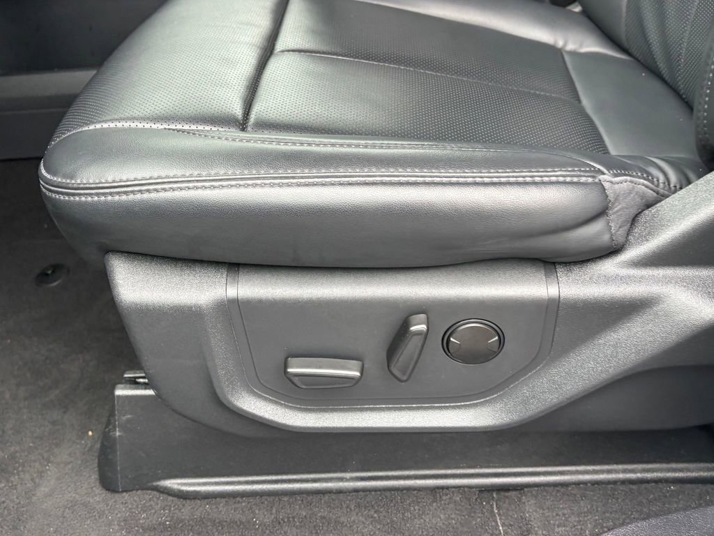 Used 2024 Ford Expedition XLT RWD image 26