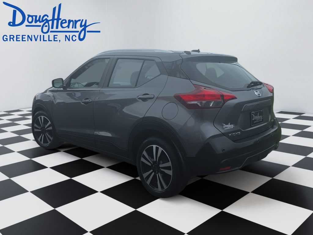 Used 2020 Nissan Kicks SV FWD image 3