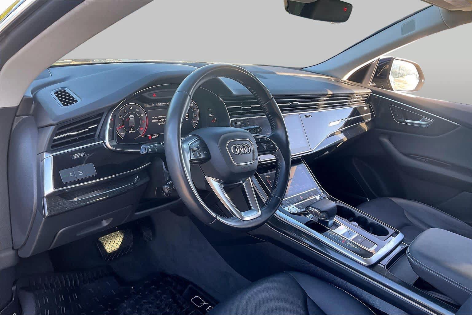 Used 2019 Audi Q8 Premium Plus w/ Premium Plus AWD/4WD image 18