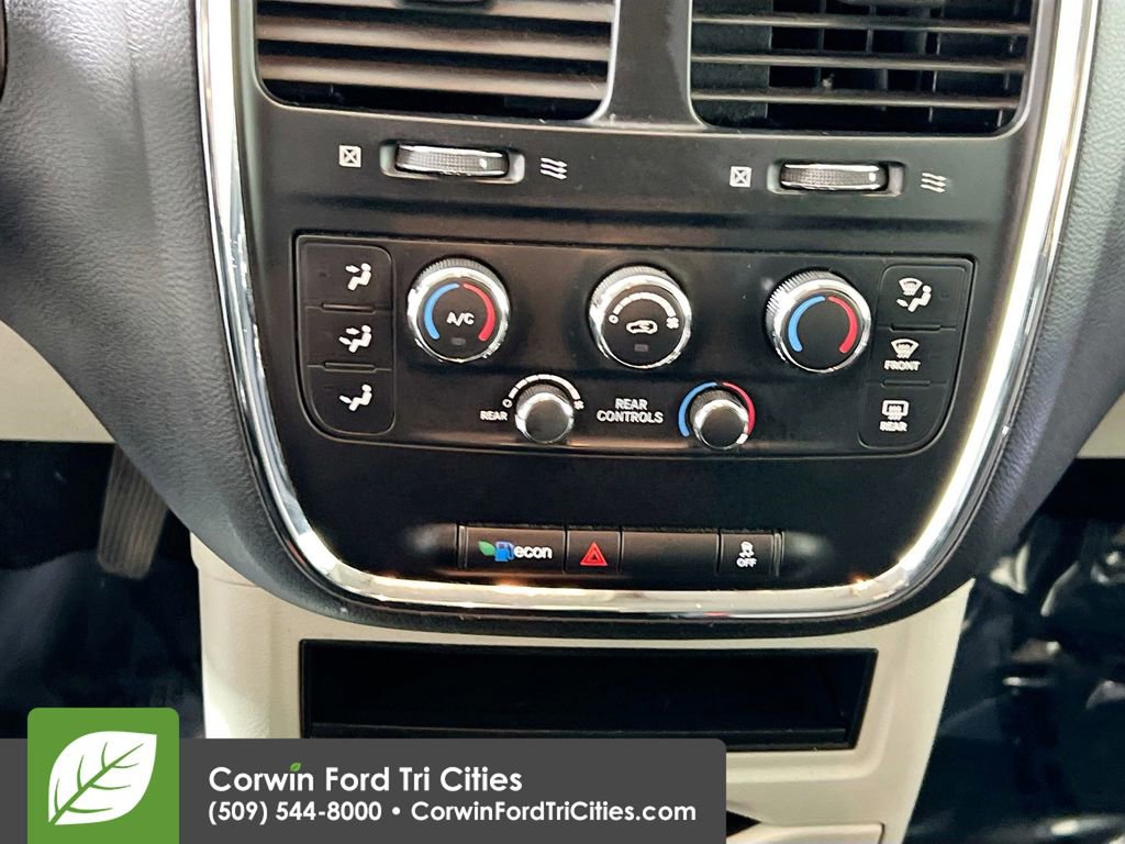 Used 2018 Dodge Grand Caravan SE image 9