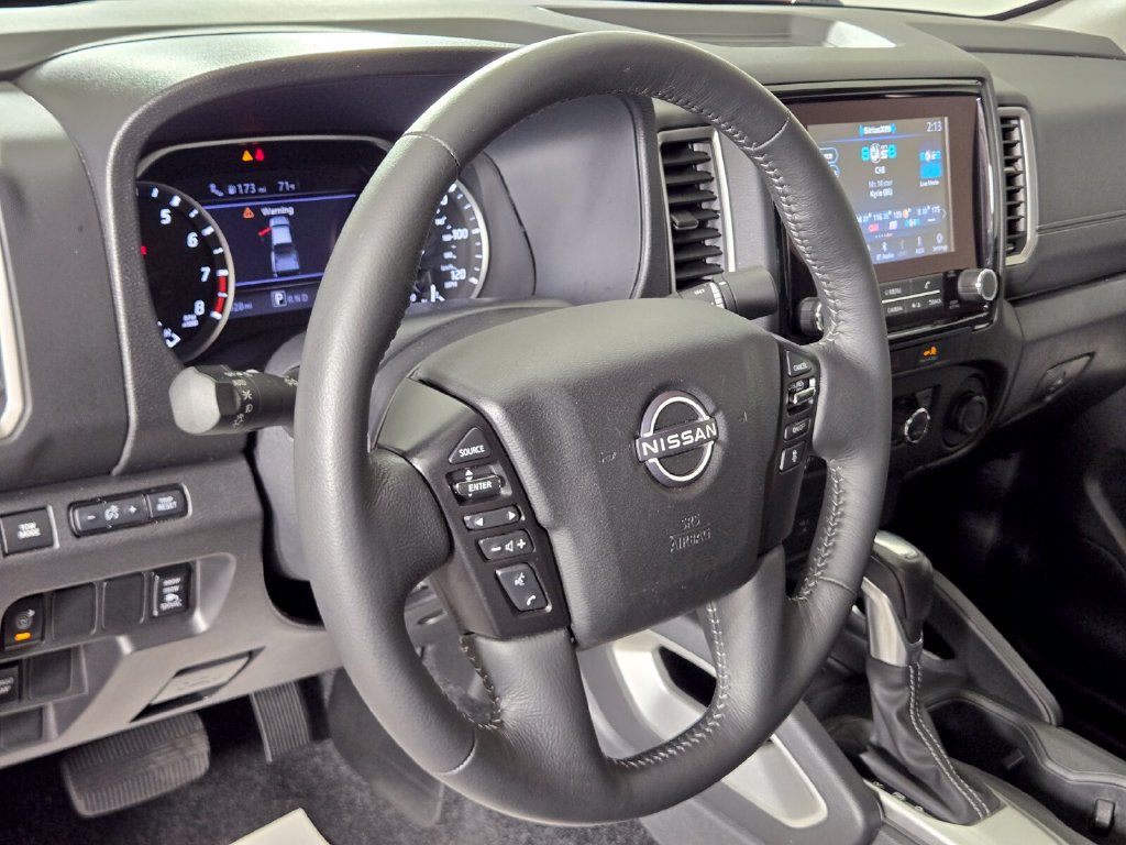 Used 2024 Nissan Frontier SV w/ SV Convenience Package RWD image 23