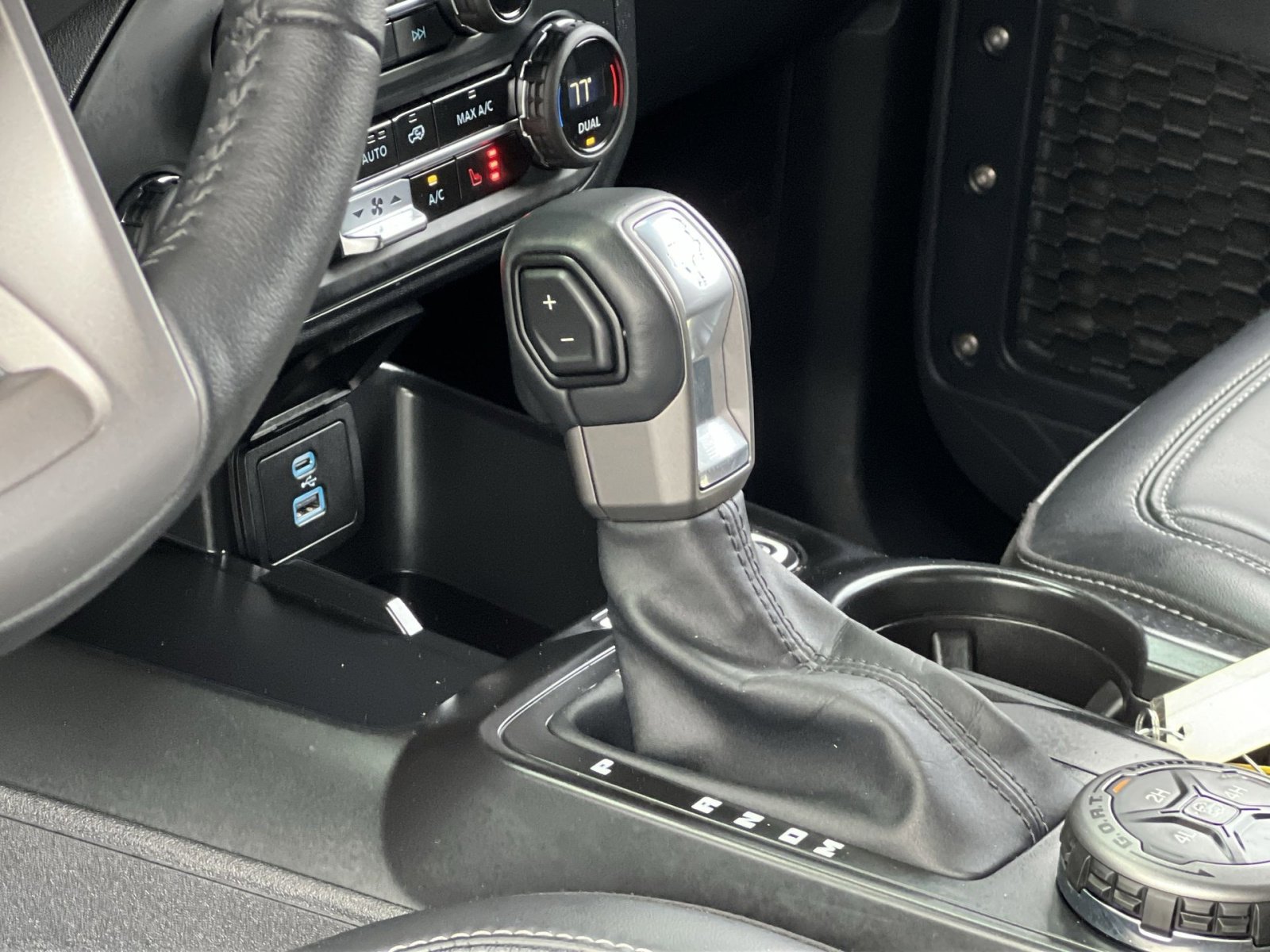 Used 2025 Ford Bronco Outer Banks image 20