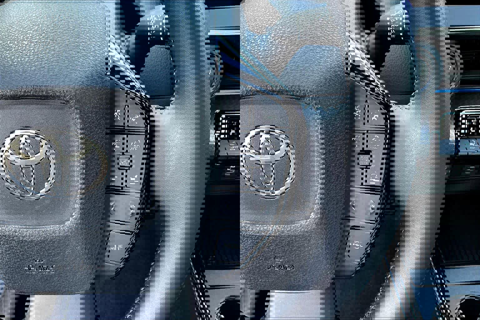 Used 2024 Toyota Prius XLE image 25